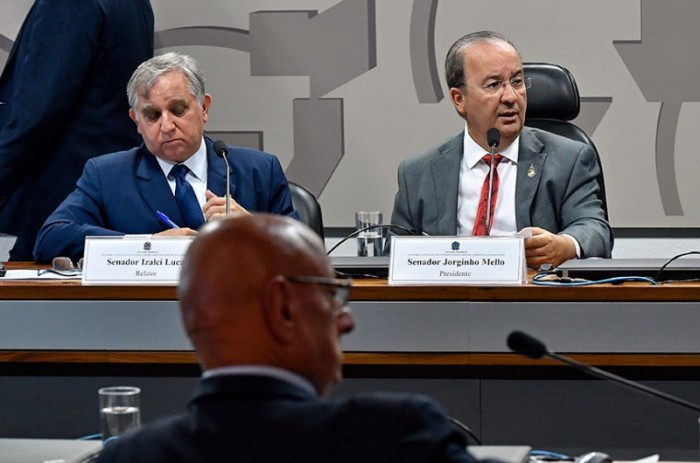 Izalci Lucas, relator, e Jorginho Mello, presidente da CPI da Chapecoense, durante reunião em fevereiro de 2020 - Geraldo Magela/Agência Senado