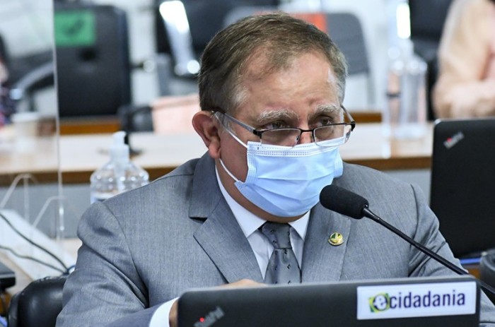 Izalci na reunião da CE, nesta quinta: senador, que preside a Frente Parlamentar Mista em Defesa da Educação, coordenará o grupo - Geraldo Magela/Agência Senado