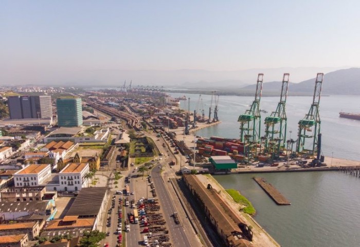 Comissão debate construção de ligação seca entre as margens do Porto de Santos