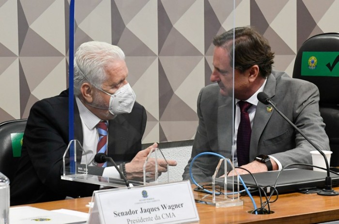 Os presidentes da CMA, Jaques Wagner, e da CRA, Acir Gurgacz, em debate sobre o tema, em outubro - Roque de Sá/Agência Senado