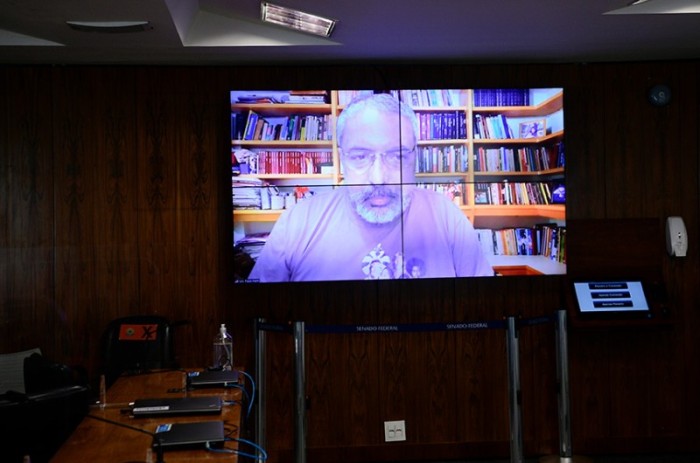 Paim relatou o projeto na comissão - Pedro França/Agência Senado