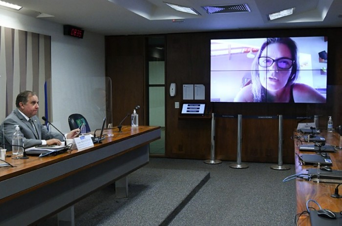 O senador Izalci Lucas comandou a reunião da Comissão de Agricultura e Reforma Agrária, que contou com a participação de representantes dos moradores e de órgãos do governo federal e do DF - Geraldo Magela/Agência Senado