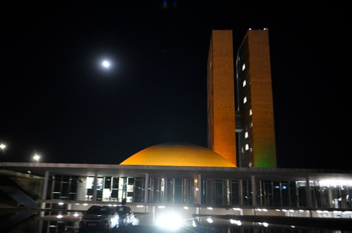 Senado já foi iluminado de laranja em agosto, para campanha de conscientização sobre esclerose múltipla