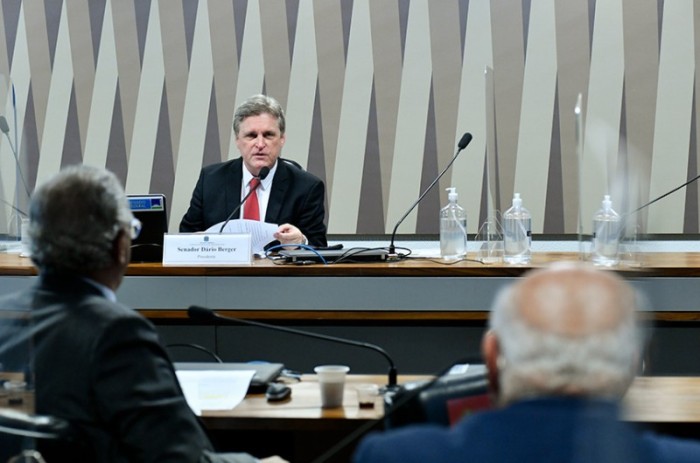 Para o presidente da CPI, Dário Berger, as cidades cresceram muito em torno das rodovias federais e não há nenhuma regulamentação objetiva que discipline a questão - Geraldo Magela/Agência Senado