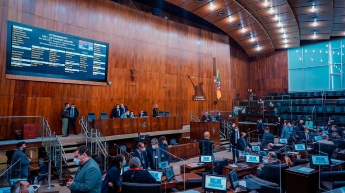 Projeto de Lei Complementar do Teto de Gastos foi aprovado por 35 votos a 13 em votação na Assembleia nesta terça (30/11) - Foto: Agência ALRS