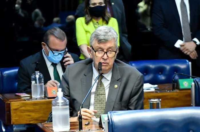 O senador Luis Carlos Heinze (PP-RS) disse que os cientistas brasileiros estão trabalhando em novas vacinas contra a covid-19 que, em breve, já poderão ser fabricadas - Waldemir Barreto/Agência Senado