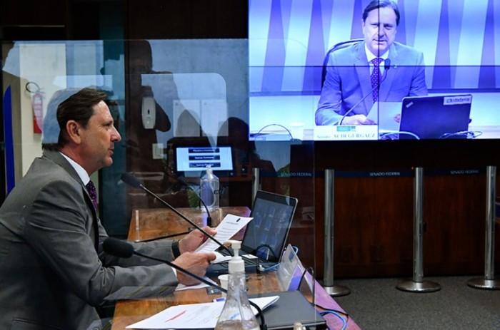 O presidente da Comissão de Agricultura e relator da proposta, Acir Gurgacz, na reunião desta quinta - Geraldo Magela/Agência Senado