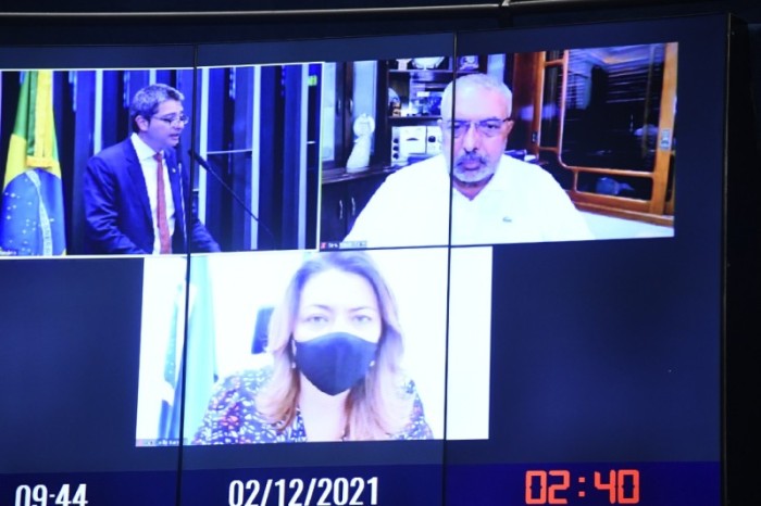 Carlos Portinho, Paulo Paim e Leila Barros na sessão semipresencial desta quinta - Jefferson Rudy/Agência Senado