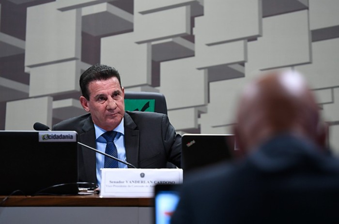 Relator do projeto, Vanderlan Cardoso conduz a reunião da CAE nesta terça - Edilson Rodrigues/Agência Senado