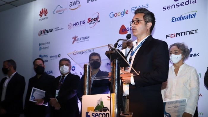 O foco é oferecer serviços acessíveis a qualquer hora e lugar, disse Hiparcio Stoffel, diretor-geral do EDP - Foto: Foto Ao Vivo / Divulgação