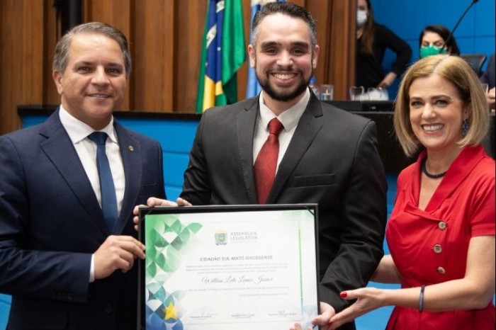 Deputado Coronel David homenageia personalidades em sessão solene na ALMS