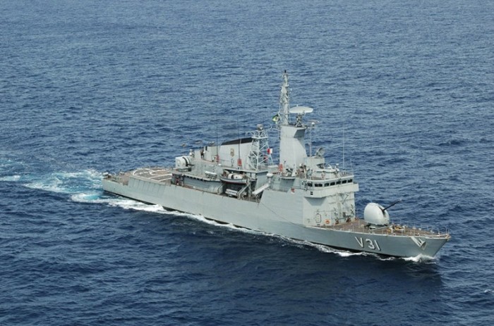 Estão em pauta a Política Nacional de Defesa (PND), a Estratégia Nacional de Defesa (END) e o Livro Branco de Defesa Nacional (LBDN) - Marinha do Brasil