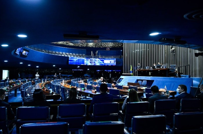 A medida provisória reformula o Programa de Venda em Balcão da Conab para permitir o acesso do pequeno criador de animais ao estoque público de milho