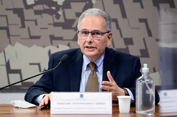 A indicação de Antonio José Ferreira Simões para delegado do Brasil junto ao Mercosul e à Associação Latino-Americana de Integração foi aprovada por 54 votos a favor, quatro contrários e uma abstenção. - Pedro França/Agência Senado