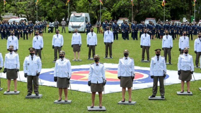 Sargentos fizeram o Curso Básico de Administração Policial Militar, com 540 horas-aula, e foram habilitados para tenente da BM - Foto: Gustavo Mansur / Palácio Piratini