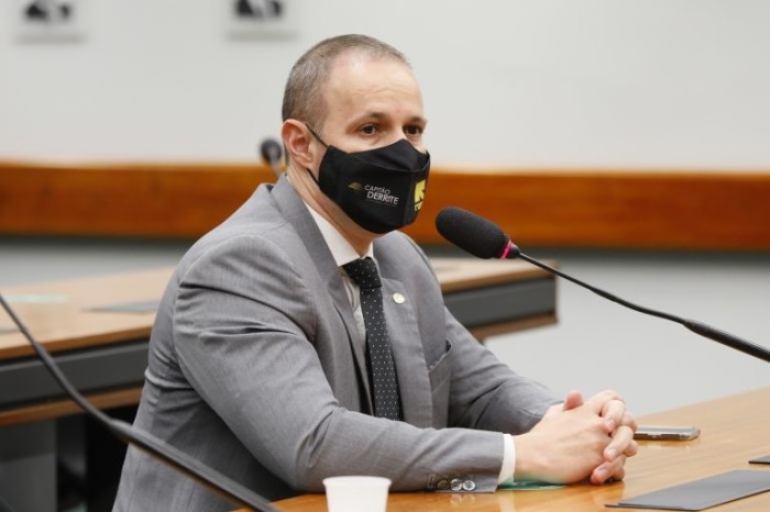 Derrite: dispositivos da Lei de Abuso de Autoridade têm prejudicado a atuação policial - (Foto: Najara Araújo/Câmara dos Deputados)