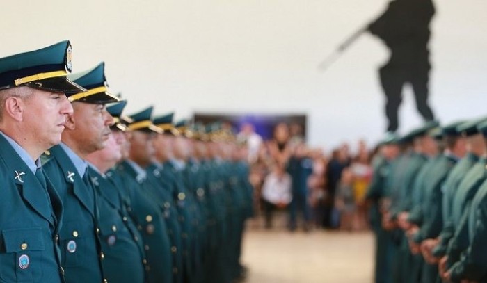 Governador promove bombeiros e policiais militares e zera fila de promoções de 2021