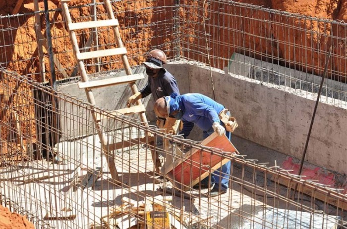 A desoneração permite às empresas dos setores beneficiados, como as da construção civil, pagarem alíquotas de 1% a 4,5% sobre a receita bruta, em vez de 20% sobre a folha de salários - Lúcio Bernardo Jr/Agência Brasília