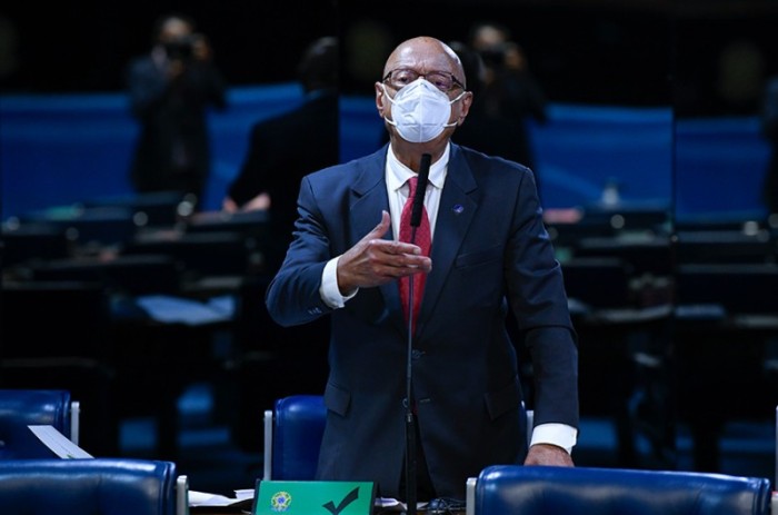 Aos 74 anos de idade, Amin está vacinado, não apresenta sintomas graves e está em isolamento - Jefferson Rudy/Agência Senado