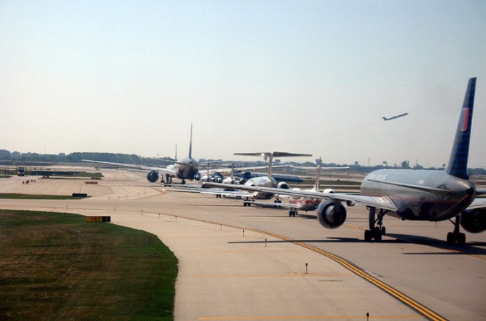 De acordo com o governo federal, que editou essa medida provisória, a iniciativa vai beneficiar empresas do setor de transporte aéreo regular de passageiros ou de cargas - Bobby Hidy