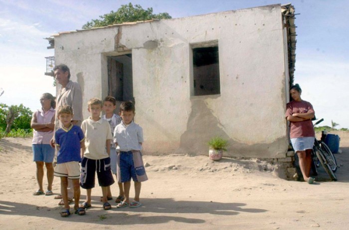 Proposta do senador Paulo Paim atualiza regras para pagamento do benefício a famílias de baixa renda de acordo com o número de filhos - Agência Brasil