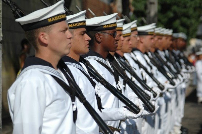 Projeto também altera regras sobre cursos e a idade para ingresso na carreira - (Foto: Divulgação/Marinha do Brasil)