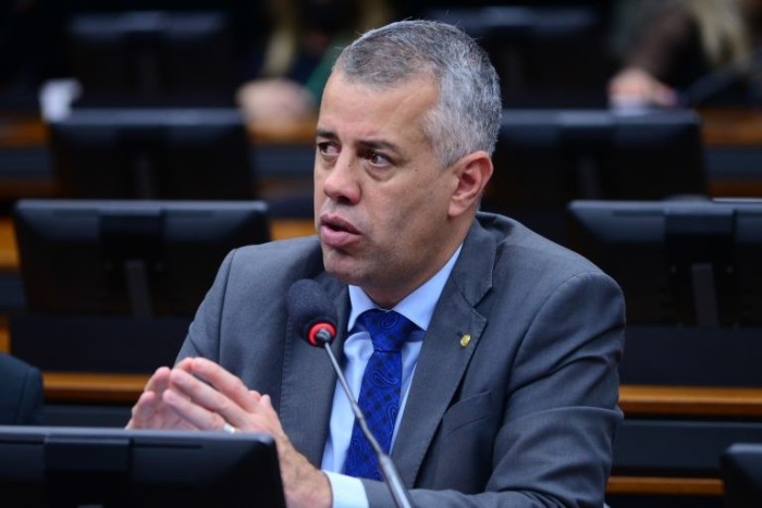 Vieira de Melo apresentou substitutivo com adequações ao texto - (Foto: Billy Boss/Câmara dos Deputados)