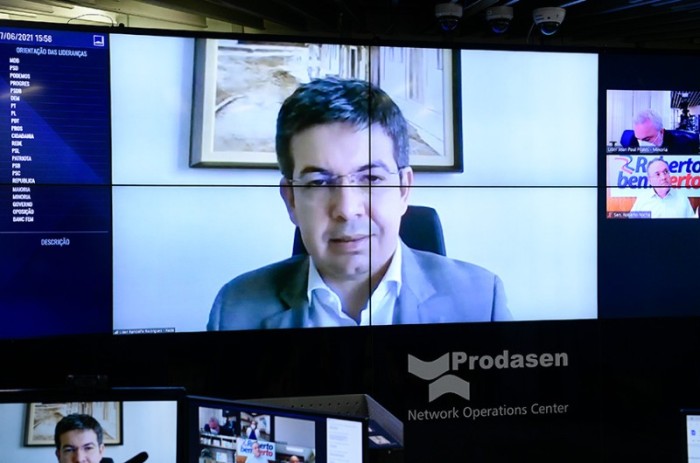 Randolfe Rodrigues é o líder da Rede Sustentabilidade, que acionou o Supremo pela vacinação infantil - Pedro França/Agência Senado