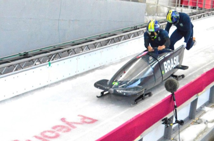 Bobsled, uma prova de velocidade em um tipo de trenó, é uma das categorias com atletas brasileiros - Facebook pessoal de Edson Bindillati