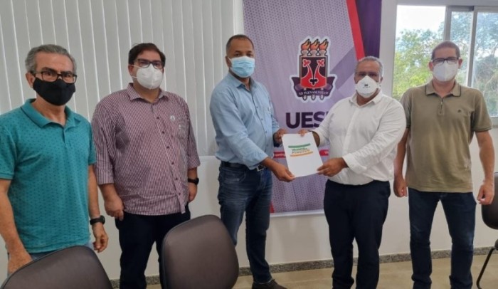 Projeto Vamos Produzir: Secretaria de Desenvolvimento Rural e Uesb estreitam parceria