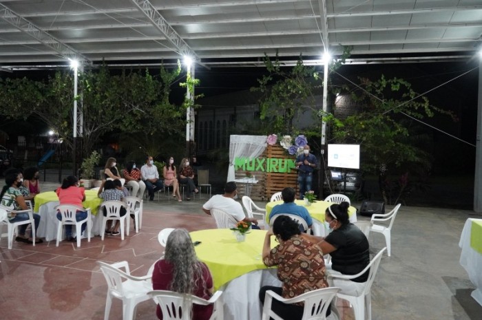 Alunos de Lucas do Rio Verde recebem certificado de conclusão do Mais MT Muxirum