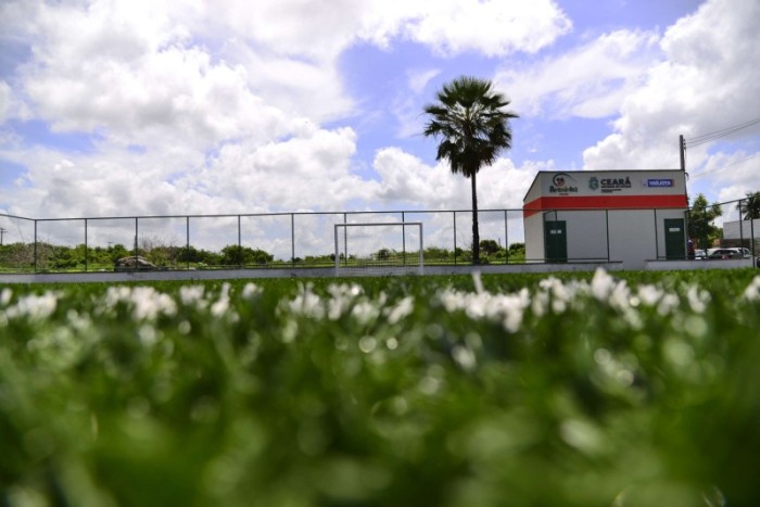 Governo do Ceará inaugura areninha e assina ordem de serviço para o Sinalize em Varjota