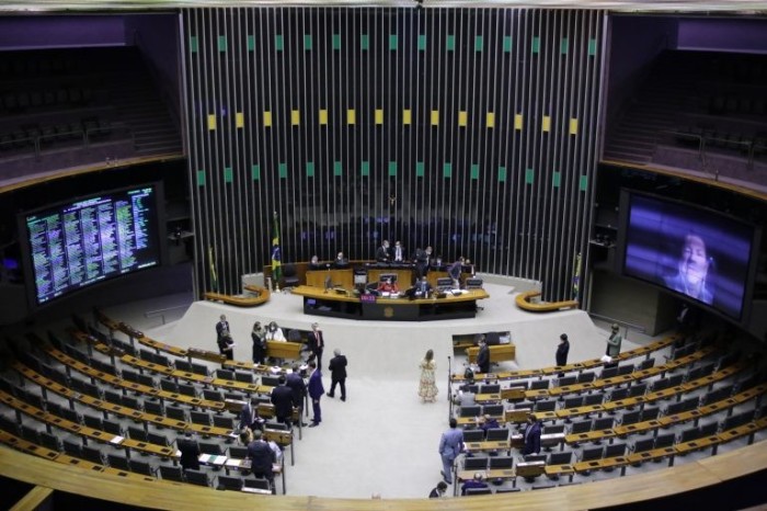 Deputados analisam projetos em Plenário - (Foto: Paulo Sergio/Câmara dos Deputados)