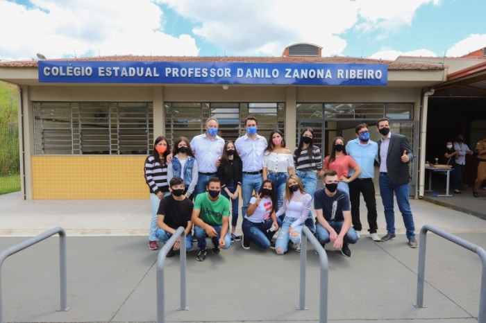 Governador entrega mais uma escola que estava paralisada pela Operação Quadro Negro