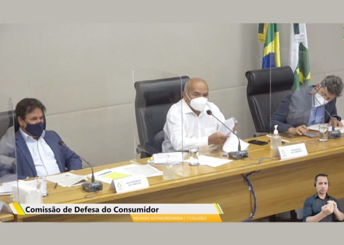 Consumidor não será obrigado a lacrar bolsas e mochilas em estabelecimentos comerciais