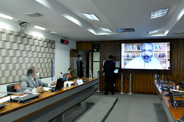 A iniciativa foi do senador Paulo Paim. O voto será encaminhado aos familiares das vítimas e à Câmara de Vereadores de Porto Alegre - Geraldo Magela/Agência Senado