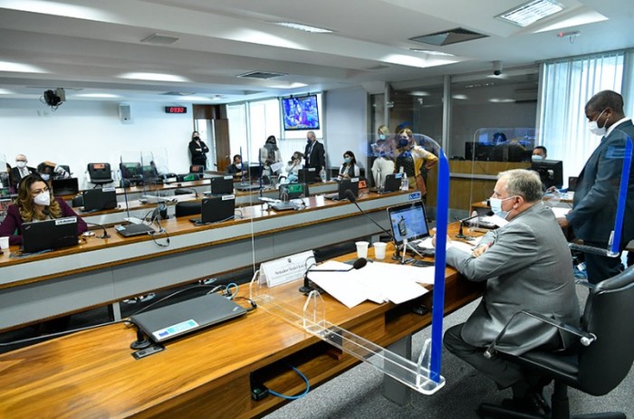 Izalci Lucas comanda a reunião da CE nesta quinta-feira - Geraldo Magela/Agência Senado