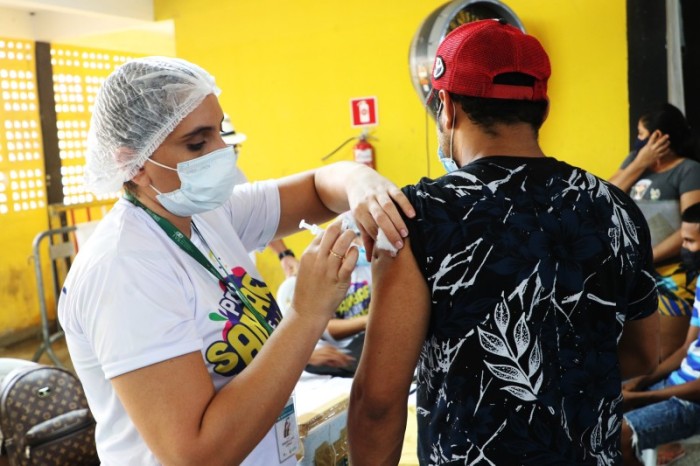 Vacinação: Média diária de doses aplicadas contra Covid-19 aumenta em 50% no Amazonas em três meses e meio