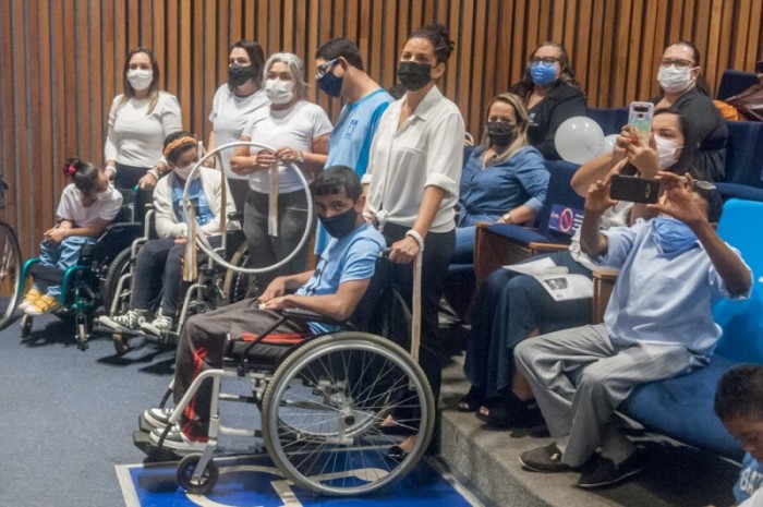 Participantes de audiência sobre educação inclusiva criticam a falta de monitores e educadores sociais