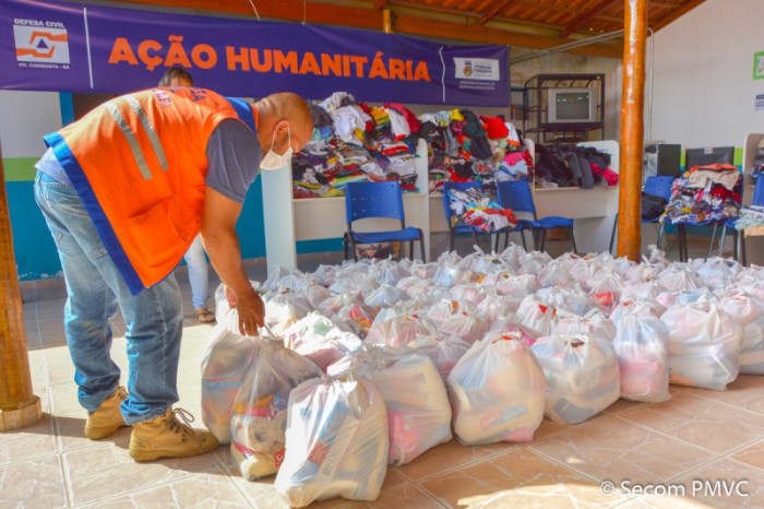 Prefeitura entrega doações arrecadadas durante as chuvas à famílias de José Gonçalves