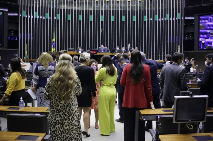 Câmara pode votar nesta terça-feira projeto que legaliza bingos e cassinos