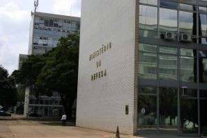 Projeto abre crédito de R$ 1,7 bilhão para recompor despesas de pessoal