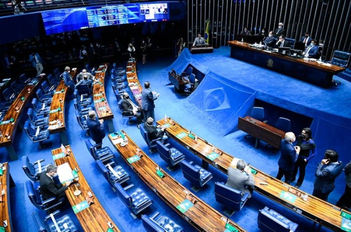 Política Educacional Emergencial está na pauta do Plenário nesta terça