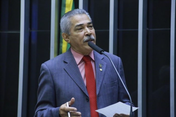 Proposta proíbe demissão imotivada em empresas e fundações públicas