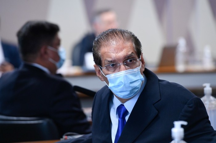 Jader Barbalho testa positivo para covid-19
