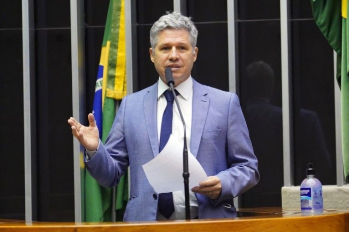 Projeto prevê reajuste periódico nas bolsas de pós-graduação e pesquisa