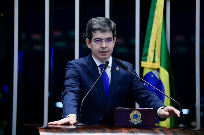 Randolfe afirma que não vai concorrer ao governo do Amapá
