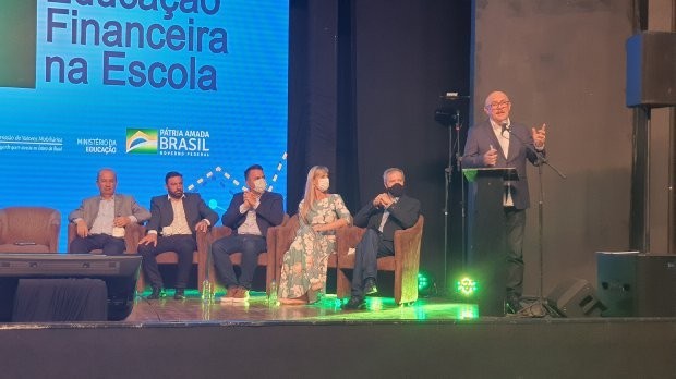 Programa de Educação Financeira é lançado em SC com presenças de secretário e ministro