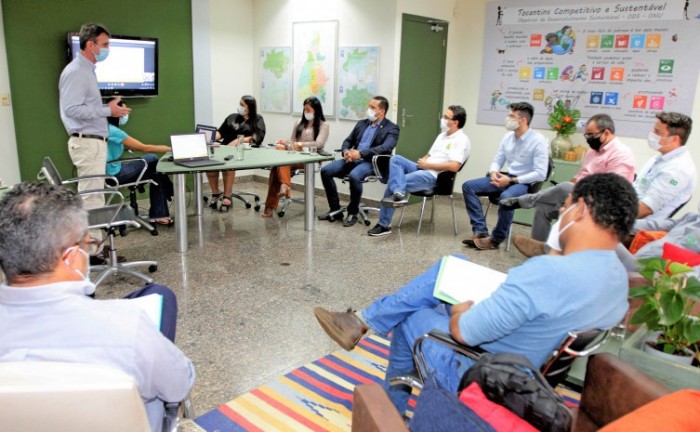 Governo do Tocantins discute parceria com programa privado de assistência técnica agrícola para capacitar o produtor rural