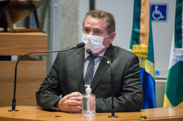 Declaração do governador sobre assembleia de professores recebe críticas